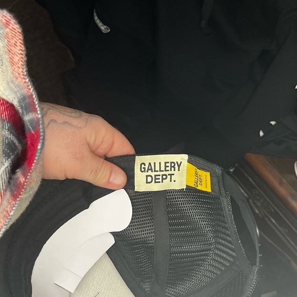 Gallery dept hats - Picture 3 of 5